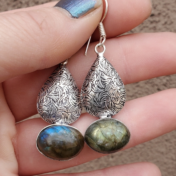 New Labradorite Silver Earrings. - Picture 6 of 13